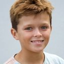 Finn Guegan als Young Richard