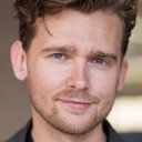 Josh Harper als Private Theo Weiss