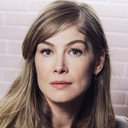Rosamund Pike als Sam Chamberlain
