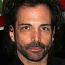 Richard Grieco als Vernon