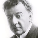 George Fawcett als Pastor Voss