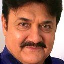 Rasik Dave als Sunil Gupta