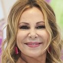 Ana Obregón als Viuda Cementerio
