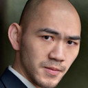 Garland Chang als Agent Server