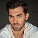 Jake Hobbs als Ian