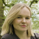 Miranda Horn als Lucy