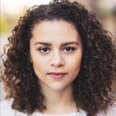 Lily Santiago als Veronica Castillo