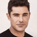 Zac Efron als Jason Kelly