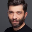 Özgür Emre Yıldırım als Atakan