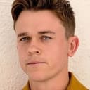 John Owen Lowe als Luke Conrad