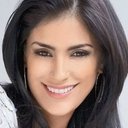 Liz Gallardo als Julia Aparicio