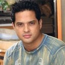 Roger Velasco als Raul