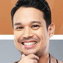 Mark Acueza als 