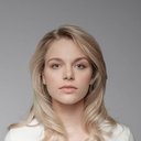 Vanessa Aleksander als Monika