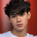 Gun Nakharin Phanwong als IG