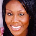 Fumi Desalu-Vold als Boty Shaker Girl