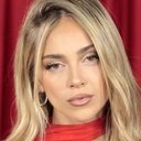 Ana Mena als Young Norma