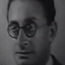 Aziz Sadek als قائد الفرقة الموسيقية في الأوبرتات