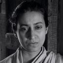 Karuna Banerjee als Sarbojaya Ray