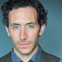 Adam Blake als Professor Pendleton