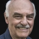 Charles Brauer als Dr. Maximilian 'Max' Haller