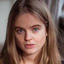 Stella Holzapfel als Die Zarte