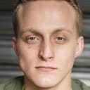 Jason Erik Zacek als Neil