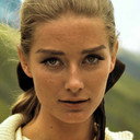 Tania Mallet als Tilly Masterson