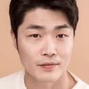 Kim Joon-hyung als Pan-soo's Gang Member #3