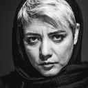 Raha Hajizeinal als Sara