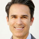 Gary Janetti als Zola