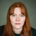 Sophie Jane Oliver als Bess