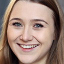 Gemma Dobson als Shelly