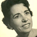 Carmem Silva als Dona Carolina