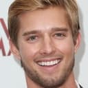 Drew Van Acker als Jake