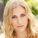 Ali Skye Bennet als Carrie Wannabe
