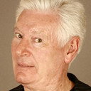 Roy Walker als Sean, Buttons' second brother