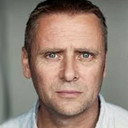 Mark Powley als Lt. Polanski