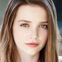Makenna James als Becca Nolan