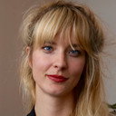 Brit Van Hoof als Cindy Simons
