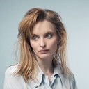 Julia Bache-Wiig als Sykesøster Liv