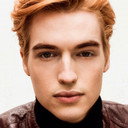 Trevor Stines als Jason