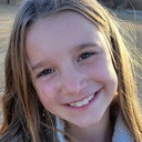 Sienna King als Scotty Lyon