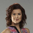 Priscilla Faia als Izzy Silva