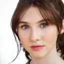 Madelyn Grace als Phoenix