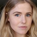 Erin Aine als Emily