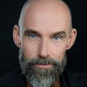 Julien Blaschke als Burley Russian