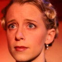 April Pressel als Production Assistant