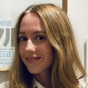Emma Juel Justesen als Rikke
