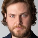 Dominic Marcus Singer als Vampir